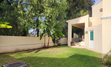 Casa Venta OPORTUNIDAD en Club de Golf Erandeni colinda campo de golf