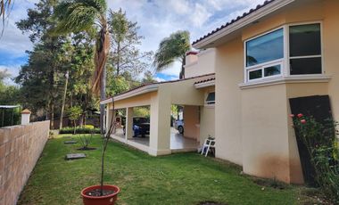 Casa Venta OPORTUNIDAD en Club de Golf Erandeni colinda campo de golf