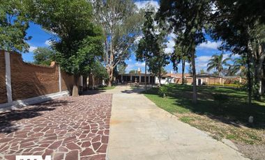 Se vende casa en granjas de la Florida con alberca