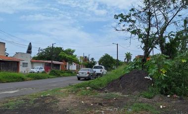 Venta de lotes de terreno  en Fracc. Floresta, Veracruz, Casi esq. Miguel Alemán.