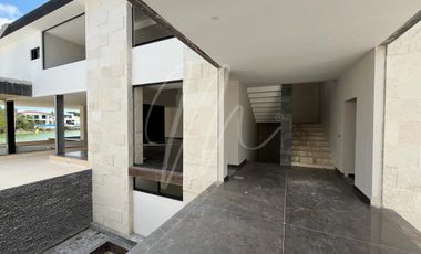 Casa en  Casa en Venta en Cancun, Lagos del Sol