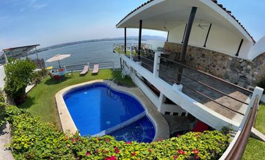 Casa en Pueblo Tequesquitengo