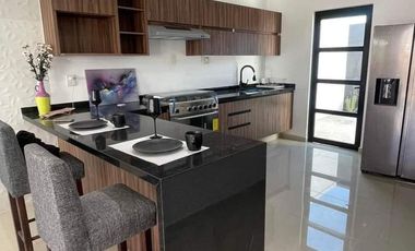 CASA EQUIPADA EN VENTA EN GUANAJUATO, ACCESO POR QUERETARO