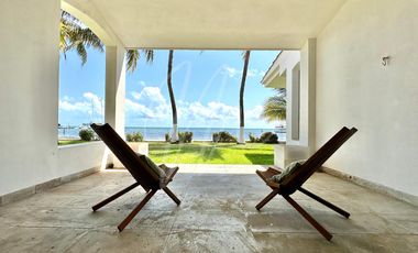 Casa en Venta y Renta en Cancun en Villa de Pescadores, Frente al Mar