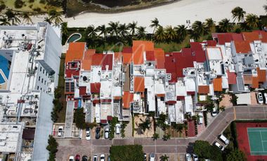 Casa en Venta y Renta en Cancun en Villa de Pescadores, Frente al Mar