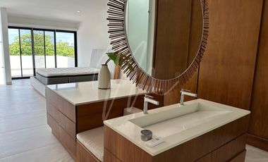 Casa en Venta y Renta en Cancun en Villa de Pescadores, Frente al Mar