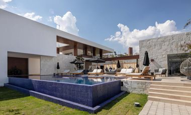 Terreno en  venta en Alcumbre, Lomas de Angelopolis III, cluster con increible casa club.