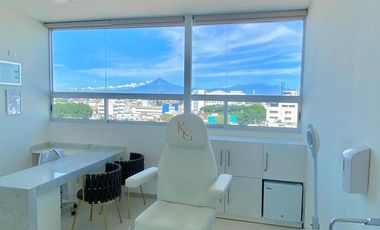 CONSULTORIO EN VENTA EN TORRES MEDICAS 3, JARDINES DE SAN MANUEL, PUEBLA.