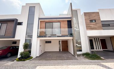 CASAS EN PREVENTAEN FRACCIONAMIENTO ALTANA, ZONA SAN ANDRÉS CHOLULA