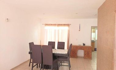 Venta de Casa en Fracc. La Rioja, en Aguascalientes.