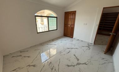 Casa en VENTA - Residencial La Joya