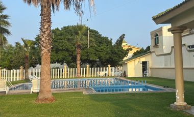 Casa en VENTA - Residencial La Joya