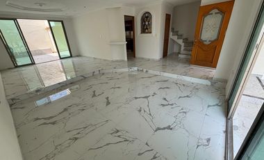 Casa en VENTA - Residencial La Joya