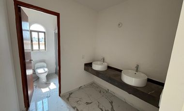 Casa en VENTA - Residencial La Joya