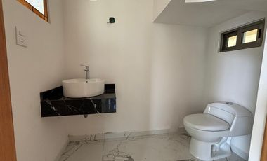 Casa en VENTA - Residencial La Joya