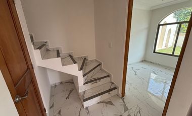 Casa en VENTA - Residencial La Joya