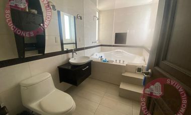 Amplia Casa en Venta Colonia Primavera, Ags.