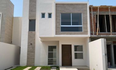 VISTALTA RESIDENCIAL, Casa en VENTA con jardin y seguridad, en Boca del Rio