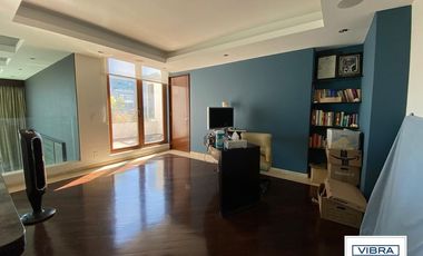 PH de lujo en 2 pisos con EXCELENTE vista, 4 recámaras y 4 autos.