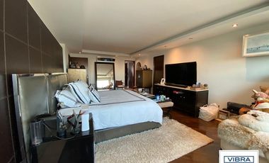 PH de lujo en 2 pisos con EXCELENTE vista, 4 recámaras y 4 autos.