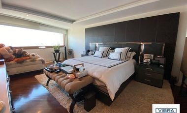 PH de lujo en 2 pisos con EXCELENTE vista, 4 recámaras y 4 autos.