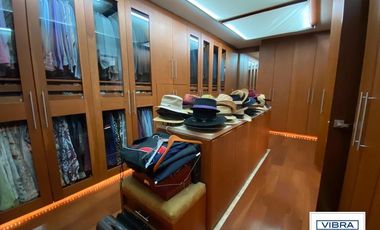 PH de lujo en 2 pisos con EXCELENTE vista, 4 recámaras y 4 autos.