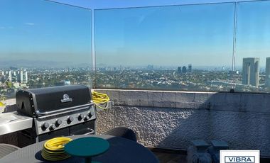 PH de lujo en 2 pisos con EXCELENTE vista, 4 recámaras y 4 autos.