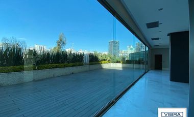 PH de lujo en 2 pisos con EXCELENTE vista, 4 recámaras y 4 autos.