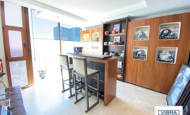 PH de lujo en 2 pisos con EXCELENTE vista, 4 recámaras y 4 autos.