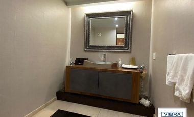 PH de lujo en 2 pisos con EXCELENTE vista, 4 recámaras y 4 autos.