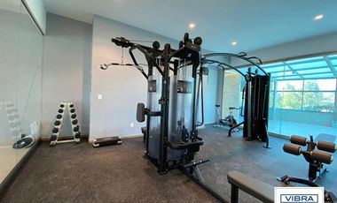 PH de lujo en 2 pisos con EXCELENTE vista, 4 recámaras y 4 autos.