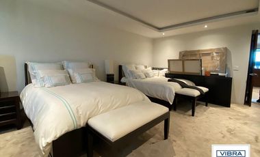 PH de lujo en 2 pisos con EXCELENTE vista, 4 recámaras y 4 autos.