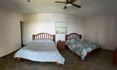 CASA EN VENTA  EN TEQUES FRENTE AL LAGO