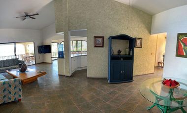 CASA EN VENTA  EN TEQUES FRENTE AL LAGO