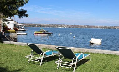 CASA EN VENTA  EN TEQUES FRENTE AL LAGO