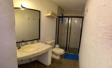 CASA EN VENTA  EN TEQUES FRENTE AL LAGO