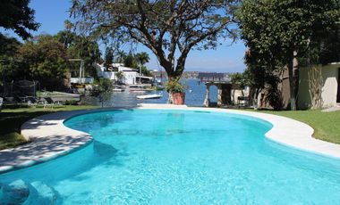 CASA EN VENTA  EN TEQUES FRENTE AL LAGO