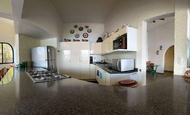 CASA EN VENTA  EN TEQUES FRENTE AL LAGO