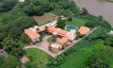 Casa en  VENTA A ORILLAS DEL RIO JAMAPA, EN PLAYA DE VACAS , VER