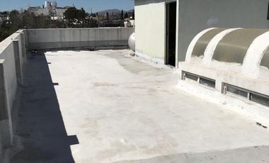 Estacionamiento y oficina, viva de sus rentas