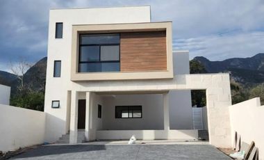 Casa en venta en Hacienda Las Cristalinas, Santiago