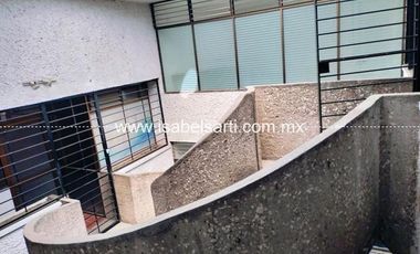 Edificio Comercial en  VENTA EN AV 5 DE FEBRERO