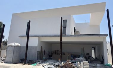 RIO DEL DORADO, Casa en VENTA con alberca y recamara en planta baja
