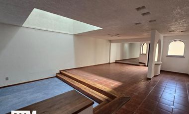 Se vende casa de 5 recamaras en lomas 3ra sección