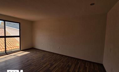 Se vende casa de 5 recamaras en lomas 3ra sección