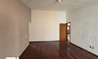 Se vende casa de 5 recamaras en lomas 3ra sección