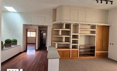 Se vende casa de 5 recamaras en lomas 3ra sección