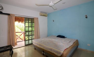 Casa de dos recámaras con villas individuales a 100 metros de la playa en San Crisanto