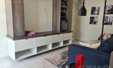 Casa en venta cerca de Cumbres Dominio 3 niveles, terraza y patio.