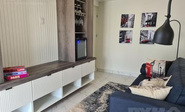 Casa en venta cerca de Cumbres Dominio 3 niveles, terraza y patio.